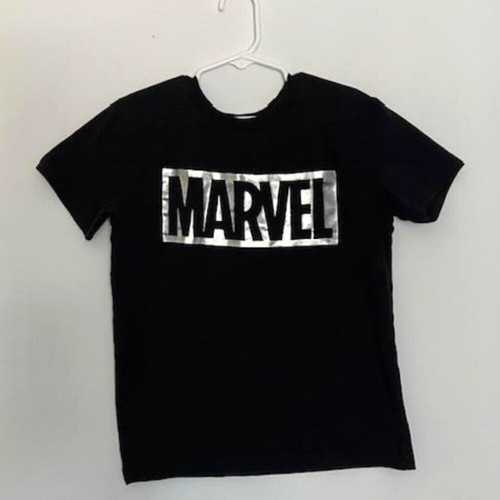 Marvel Avengers Metallic T-Shirt in size 7/8 (Youth) Black Short Sleeve Cotton